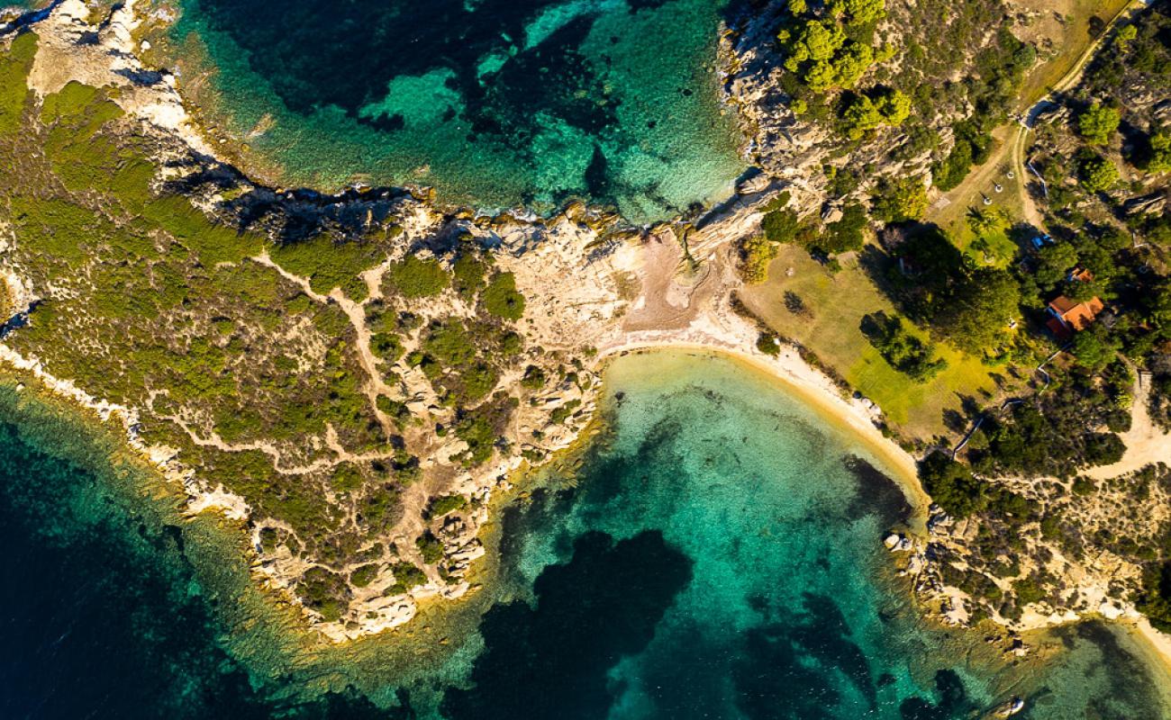 Foto af Latoura beach II med lys sand overflade