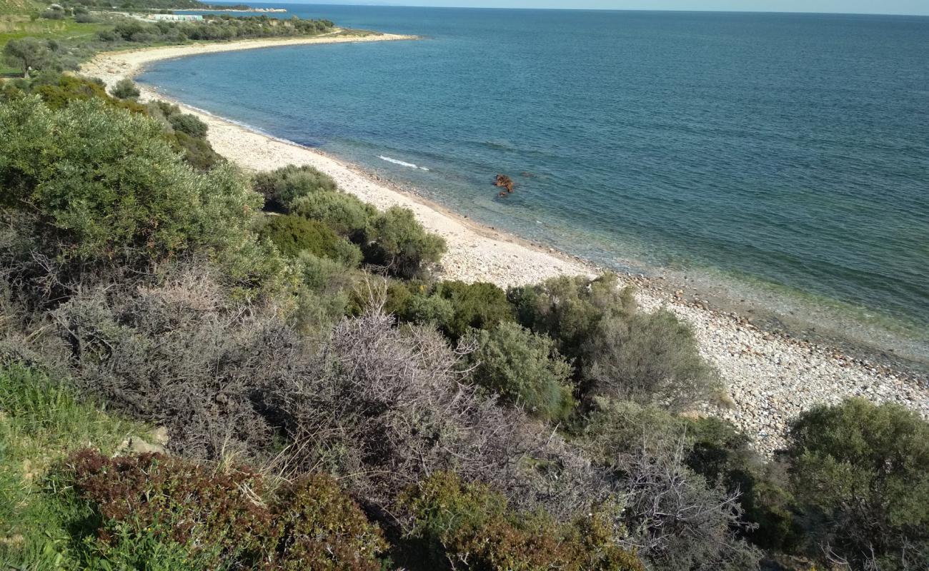 Foto af Achinopetra beach II med hvidt sand og småsten overflade