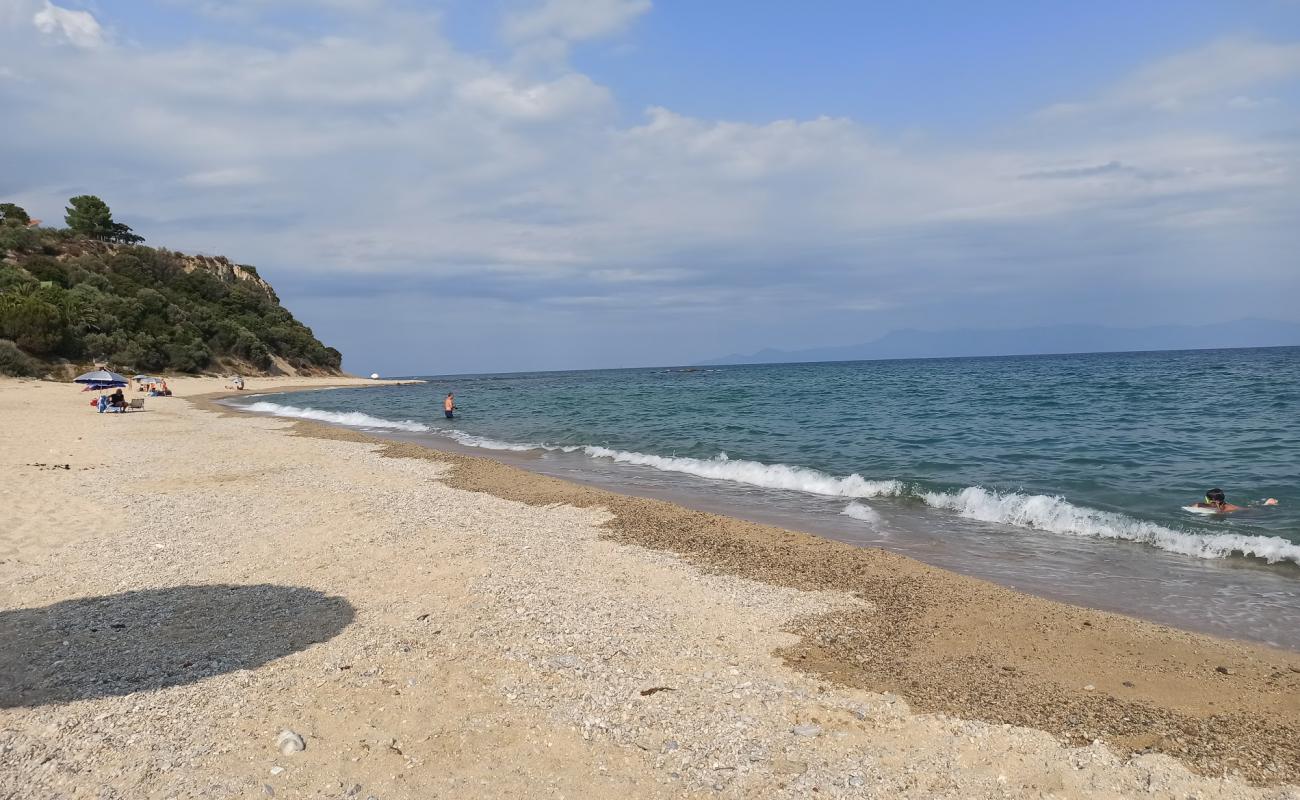 Foto af Kavala beach med lys sand overflade