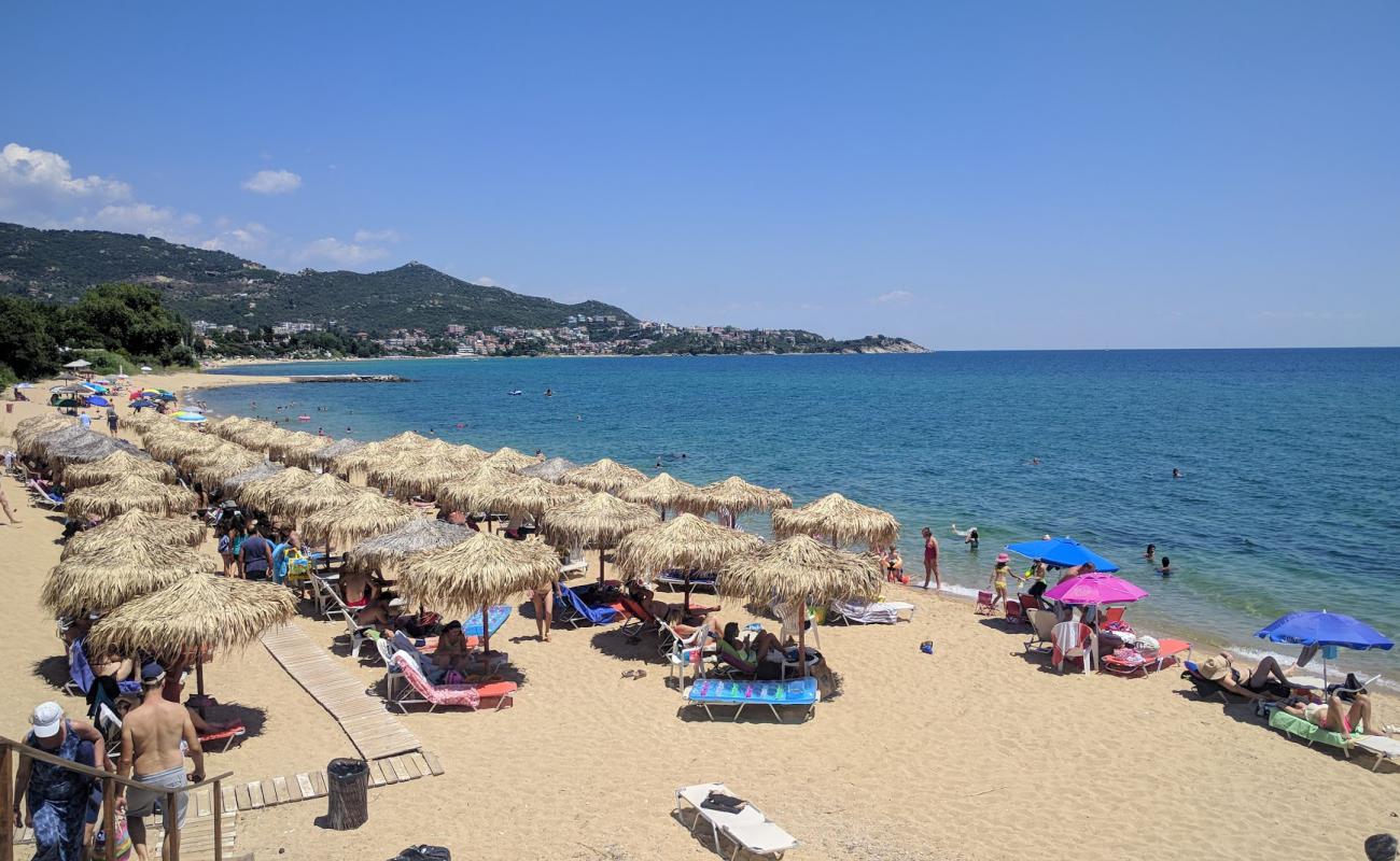 Foto af Tiho beach med lys sand overflade