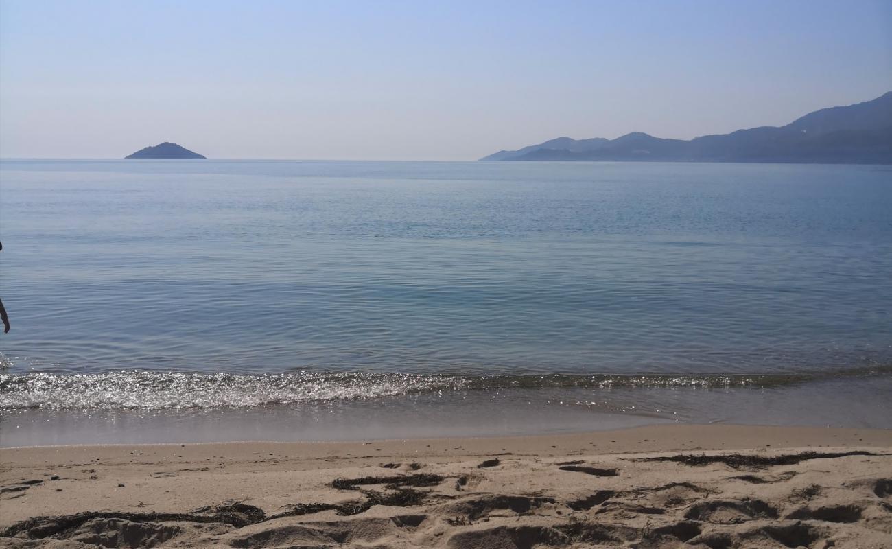 Foto af Agiasma beach med hvidt sand overflade