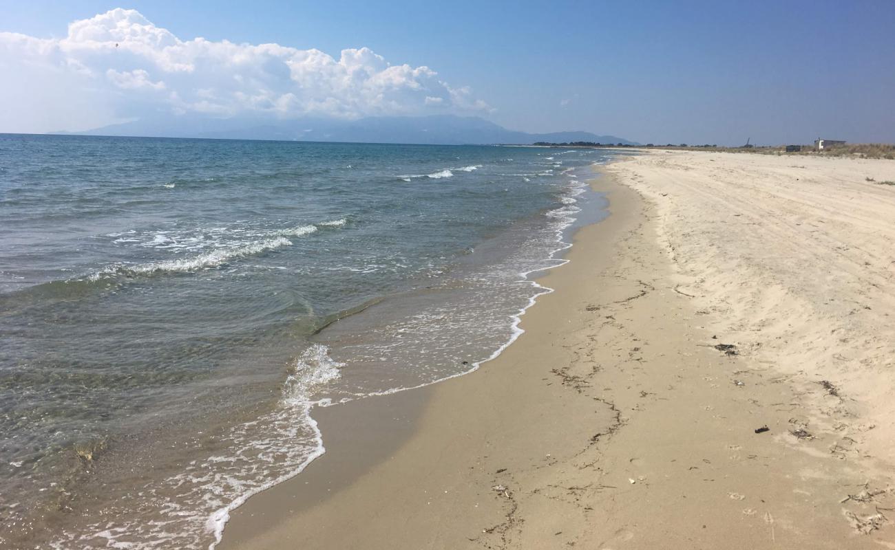 Foto af Mangana beach med hvidt sand overflade