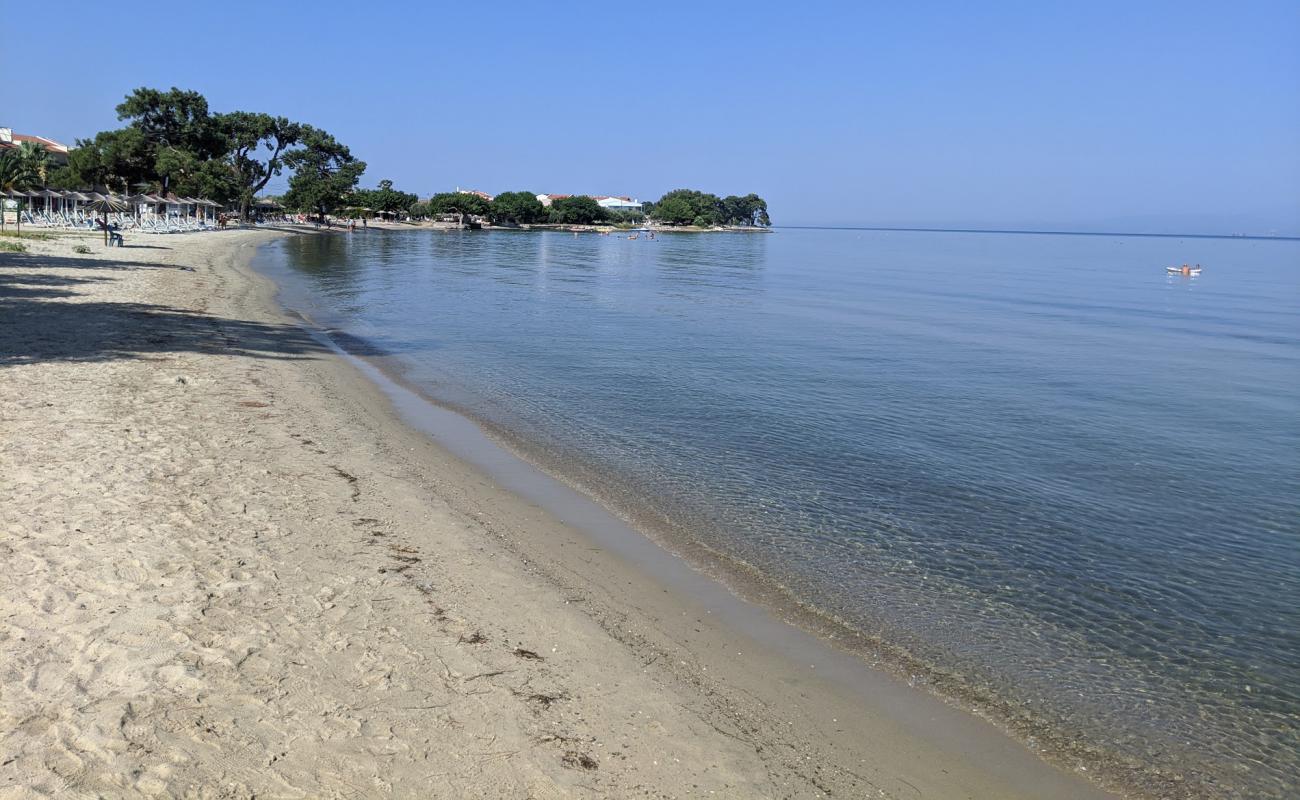 Foto af Skala Rachoniou beach med hvidt sand overflade