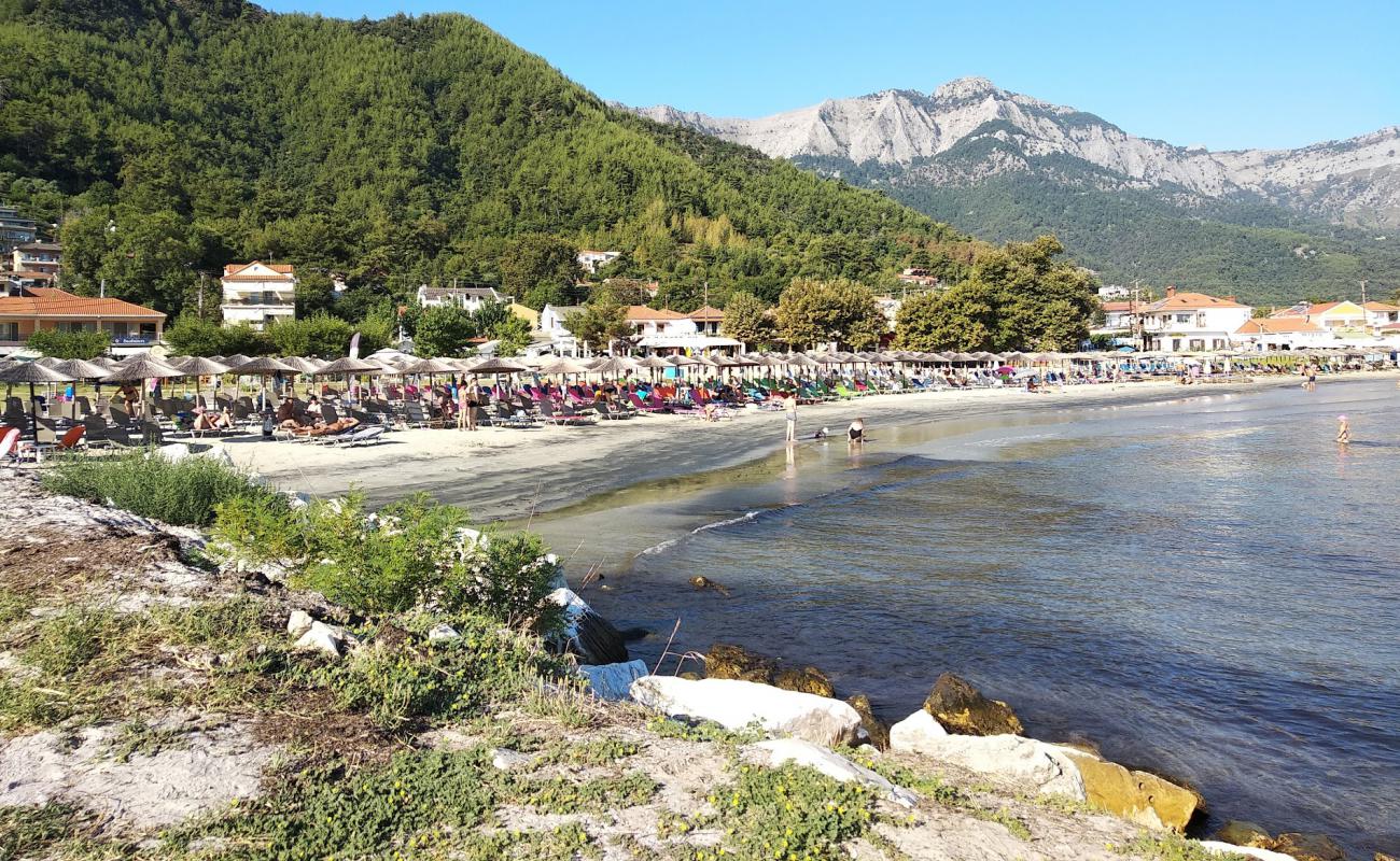 Foto af Skala Potamias med lys fint sand overflade