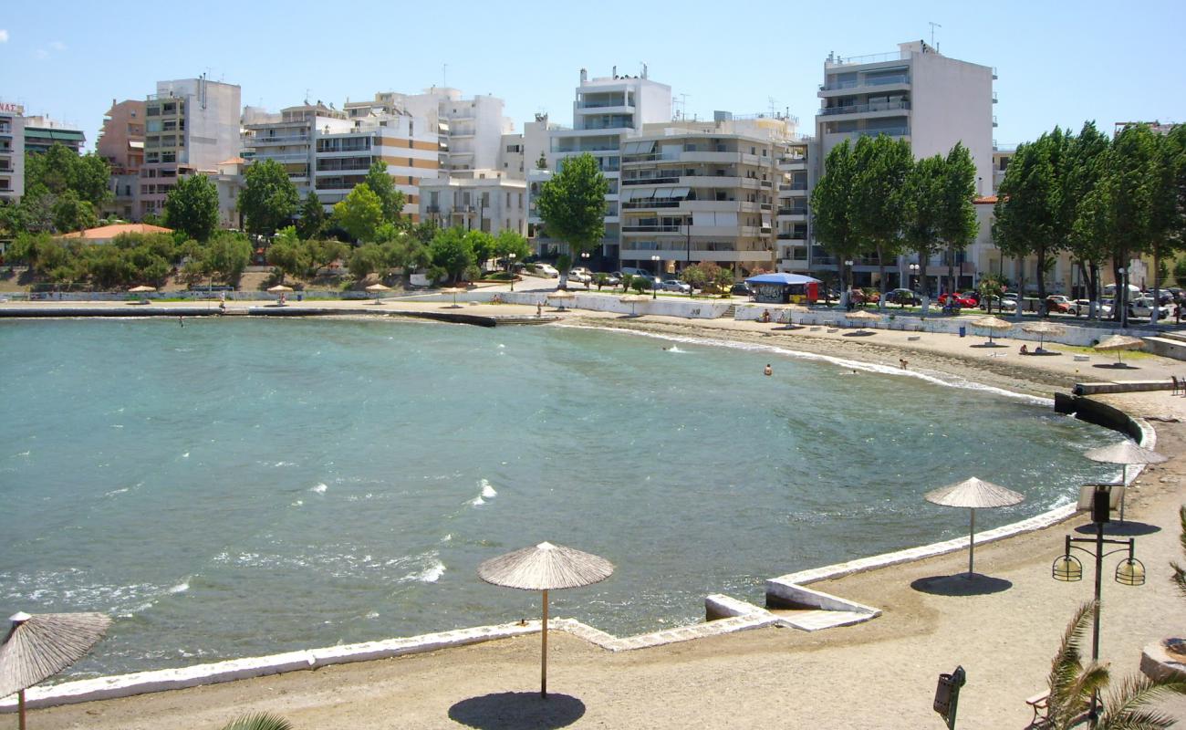 Foto af Souvala beach med gråt sand og småsten overflade