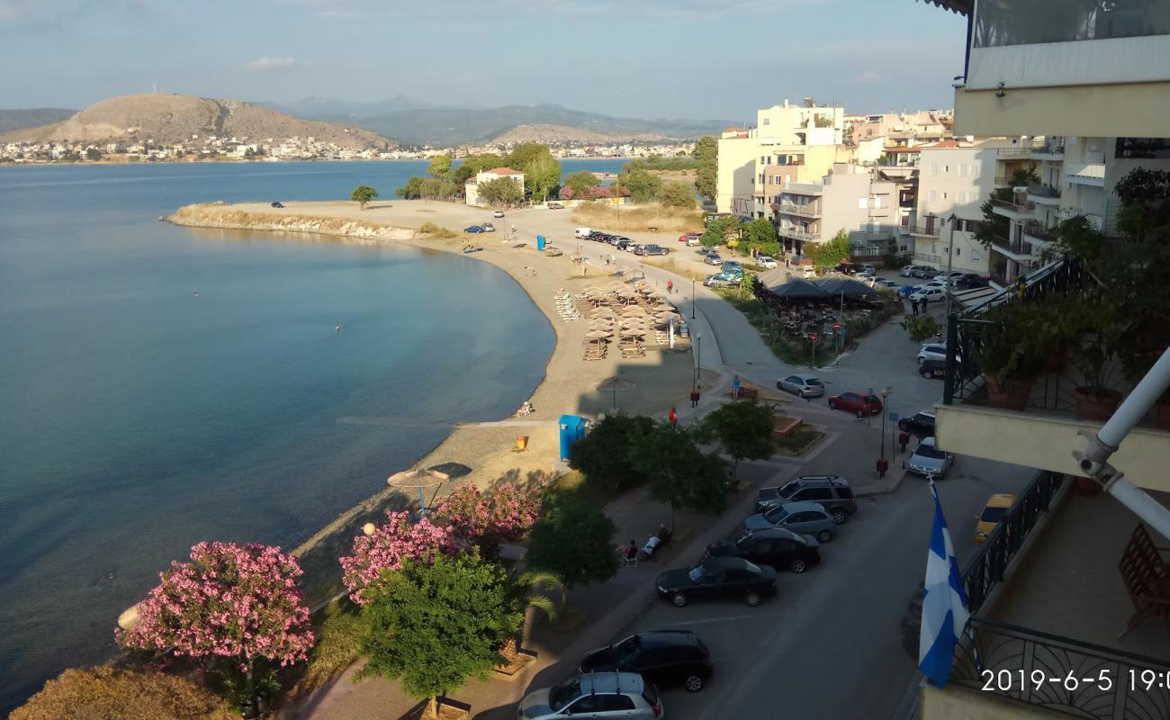 Foto af Papathanasiou beach med gråt sand og småsten overflade