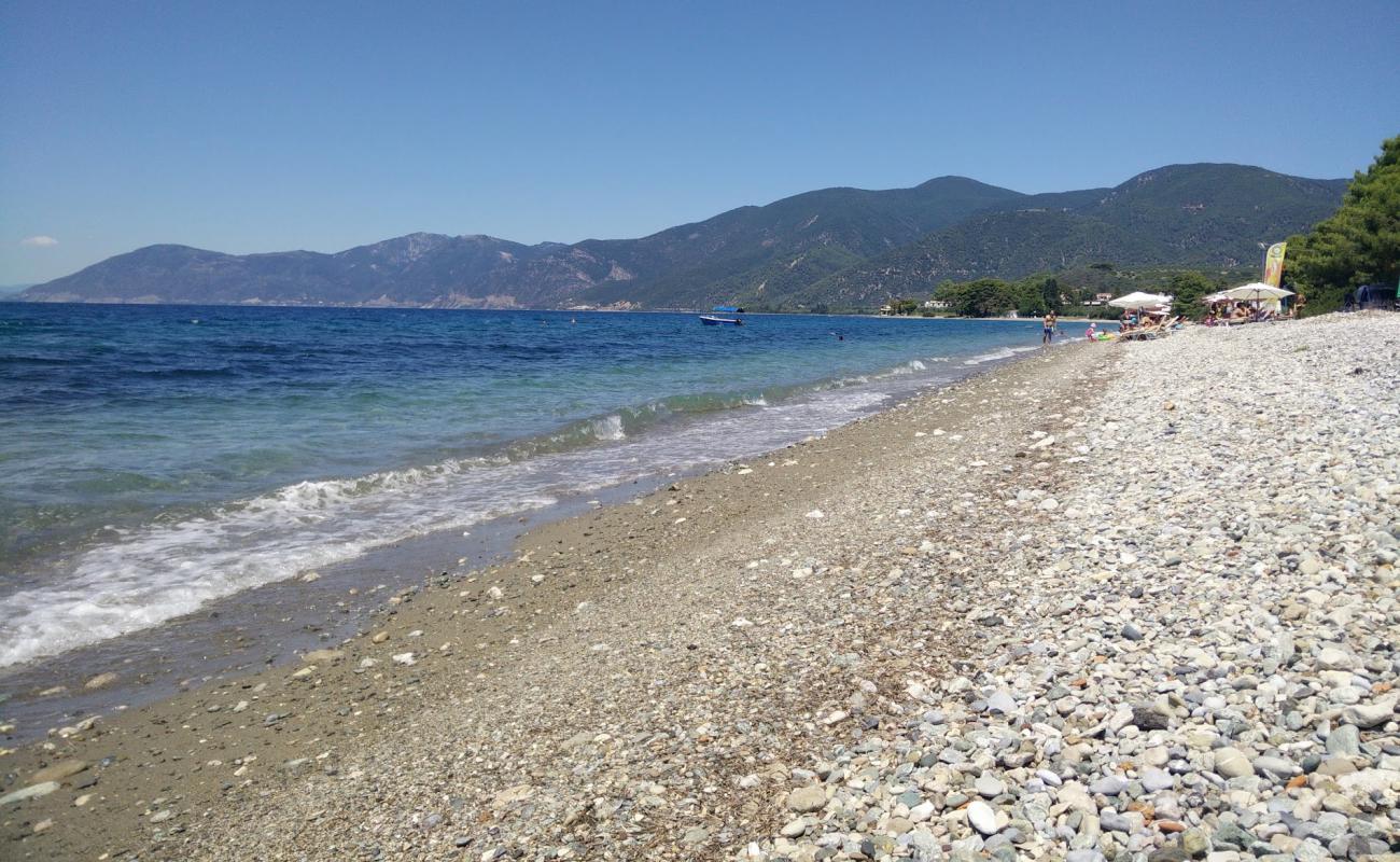 Foto af Rovies beach med grå sten overflade