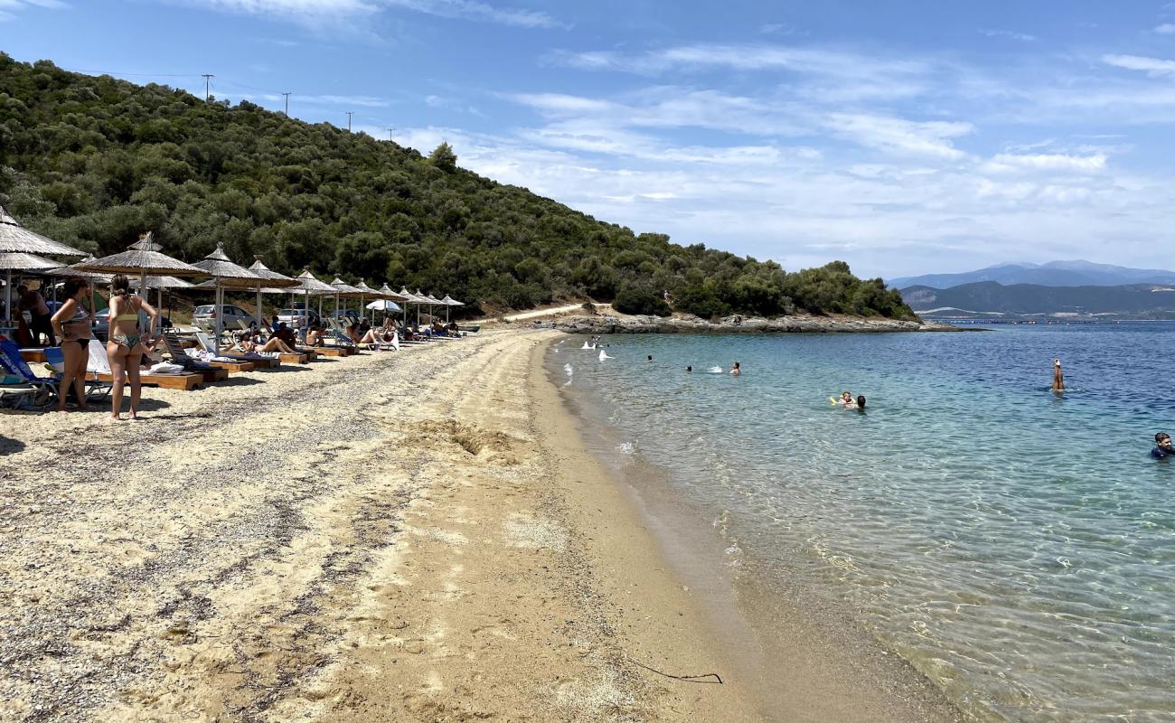 Foto af Pantermos beach med let sand og småsten overflade