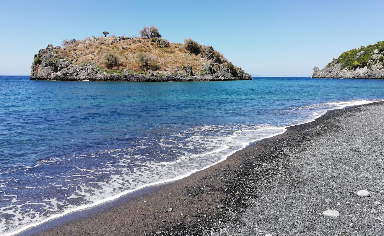 Foto af Sarakiniko beach med grå fin sten overflade