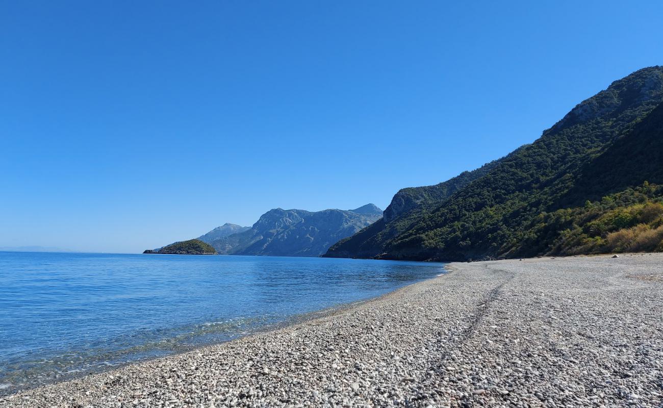 Foto af Kokkinia beach med gråt sand og småsten overflade