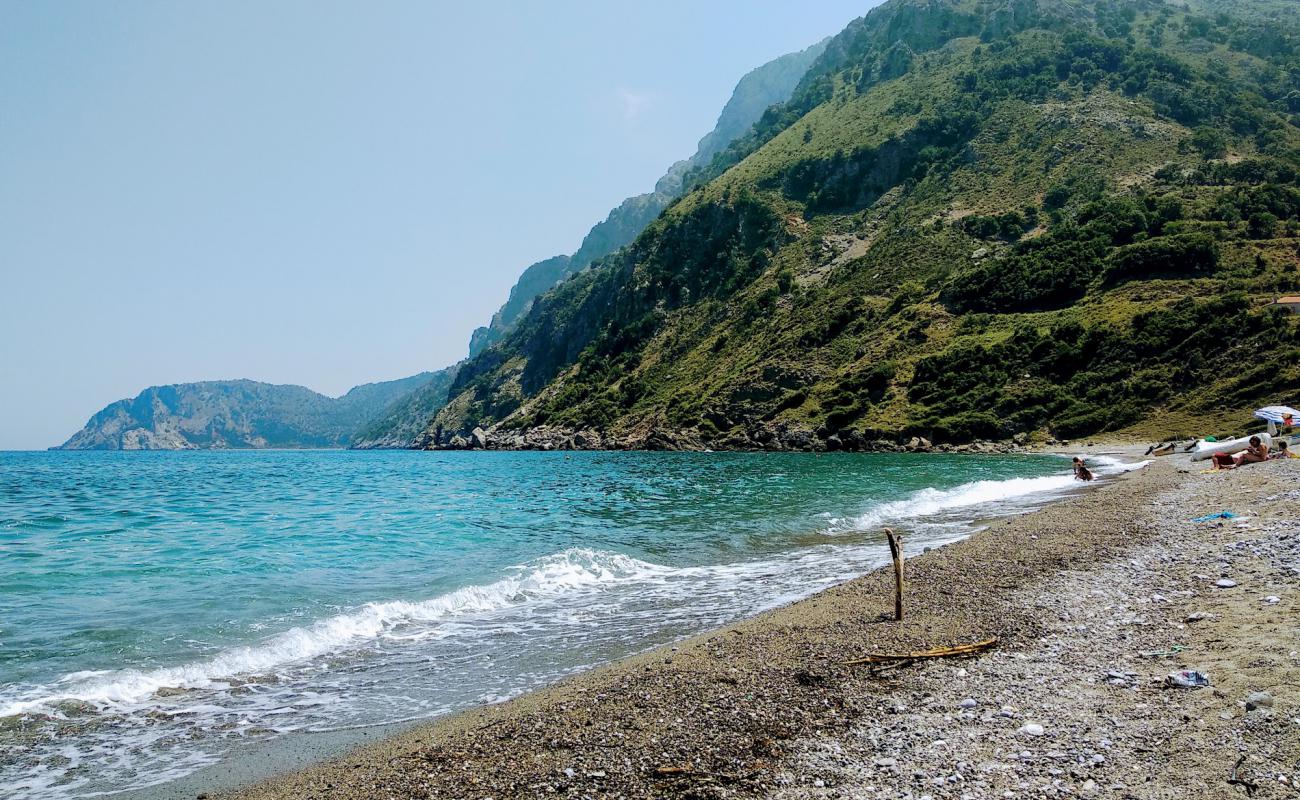 Foto af Metochiou beach med gråt sand og småsten overflade