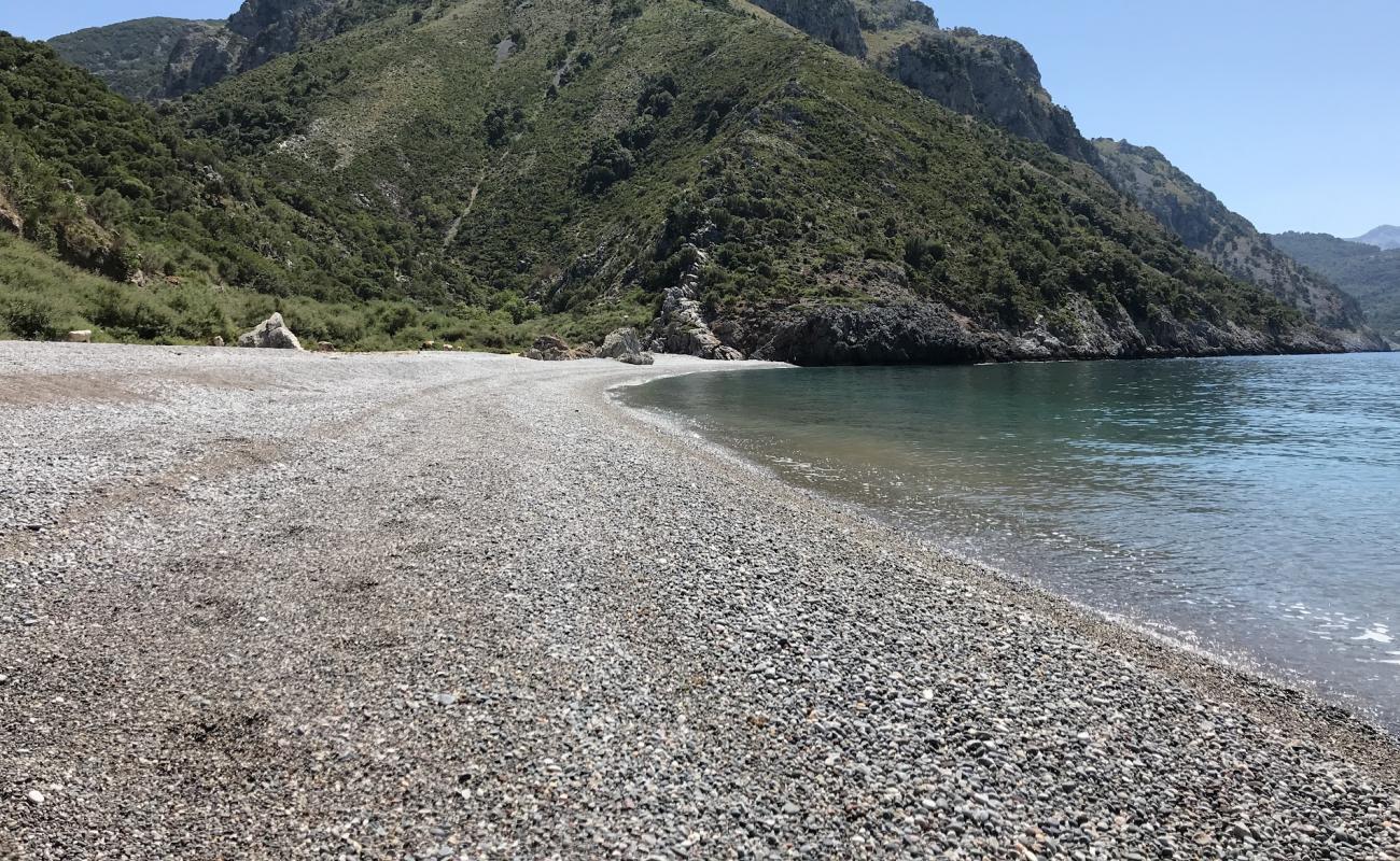 Foto af Naftiko beach med grå fin sten overflade