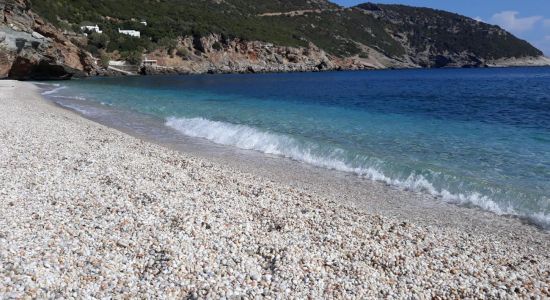 Varellaioi beach