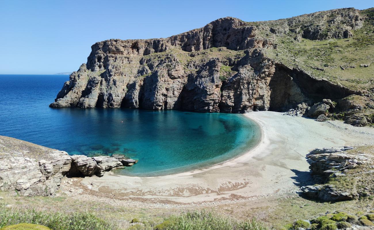 Foto af Archampoli beach med lys skaldesand overflade