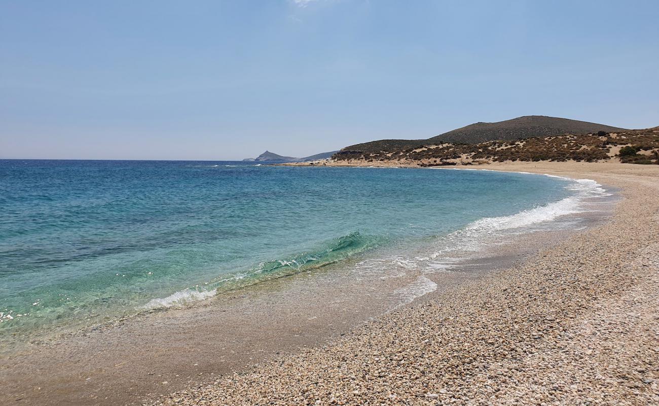 Foto af Kalamos beach med lys skaldesand overflade