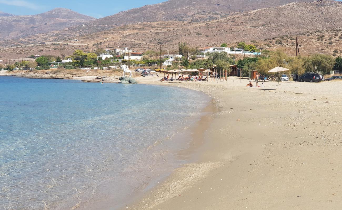 Foto af Bouros beach med let sand og småsten overflade