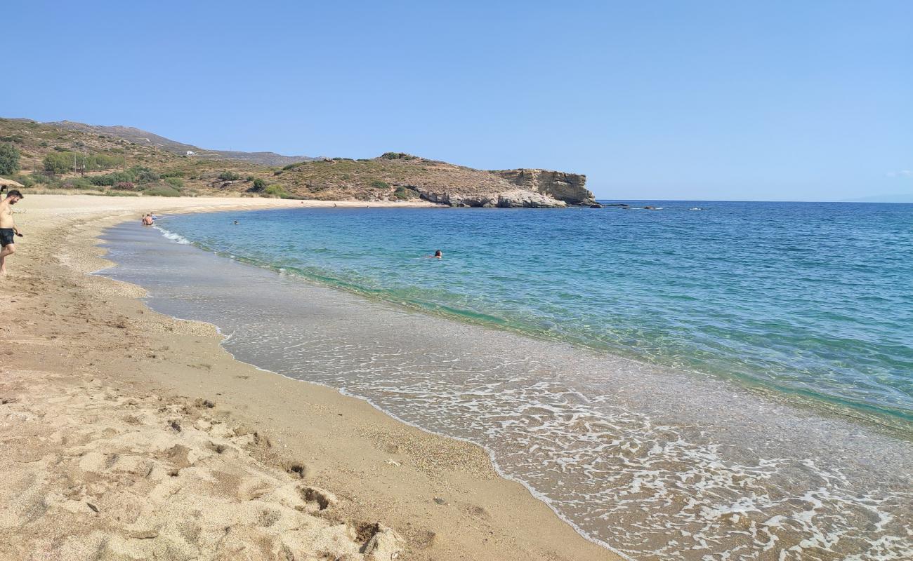 Foto af Tzanavaris beach med lys sand overflade