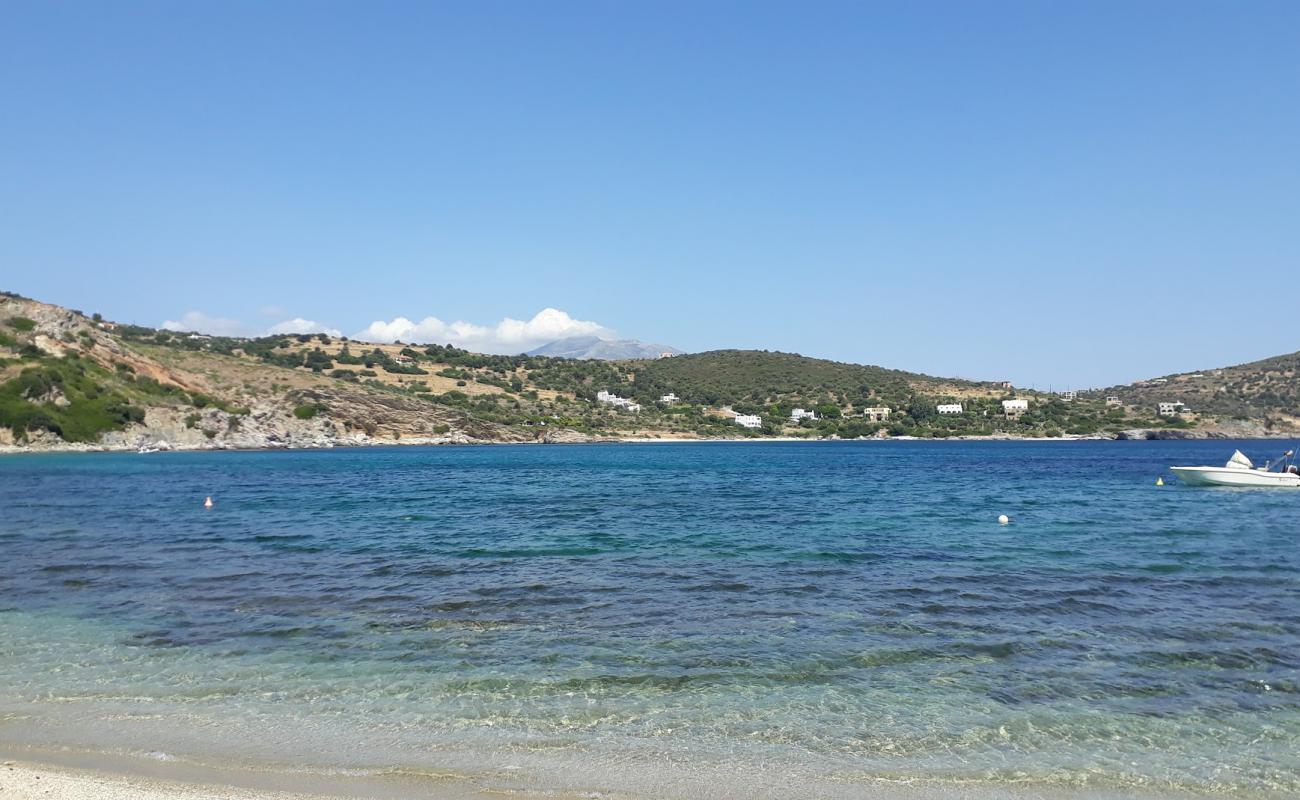 Foto af Likorema beach med lys skaldesand overflade