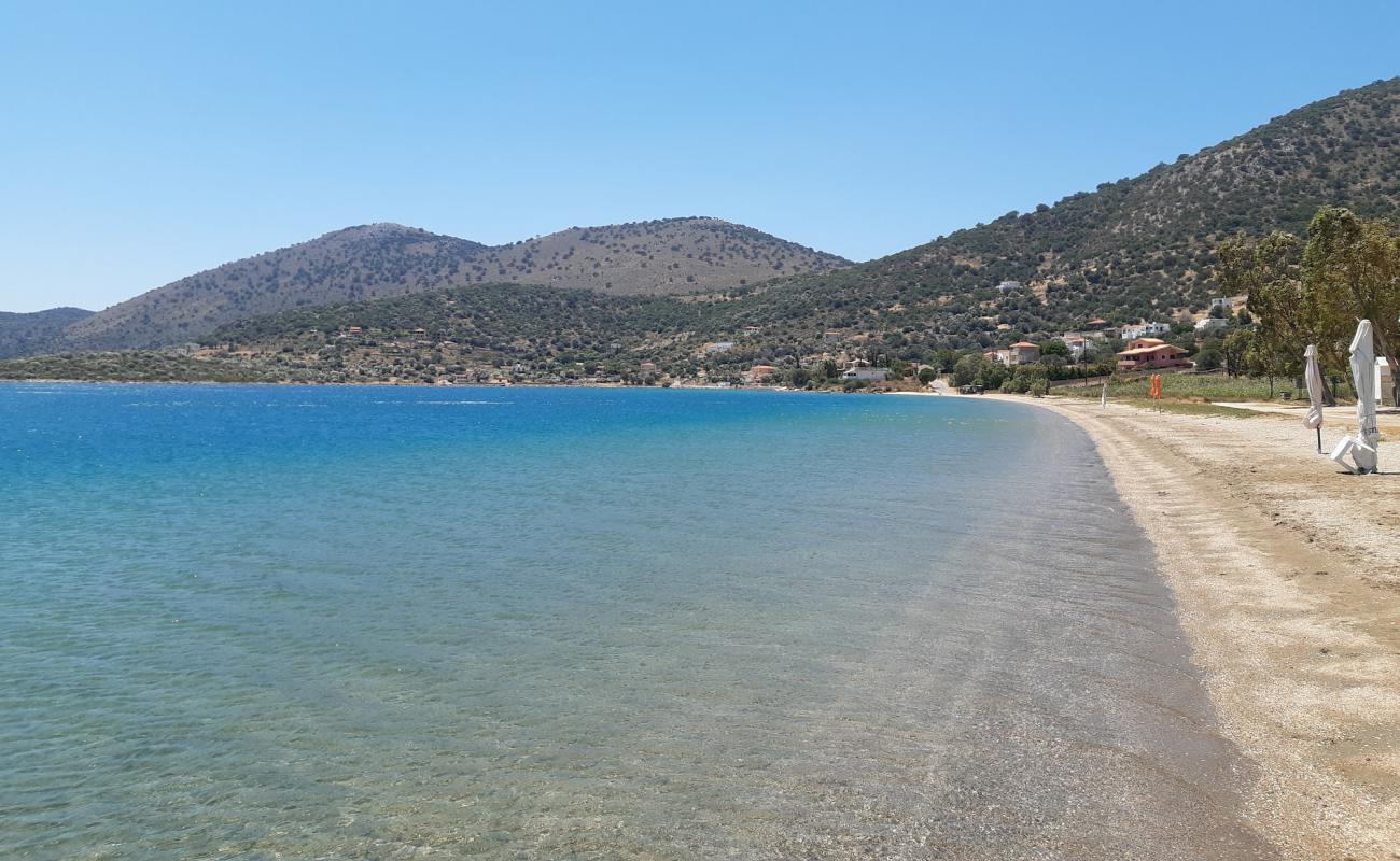 Foto af Agios Dimitrios beach med sort sand og småsten overflade