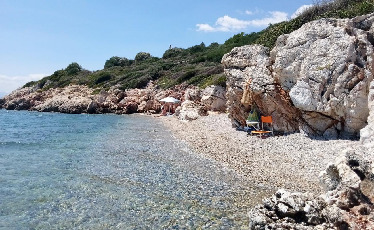 Foto af Panagitsa beach med let sand og småsten overflade