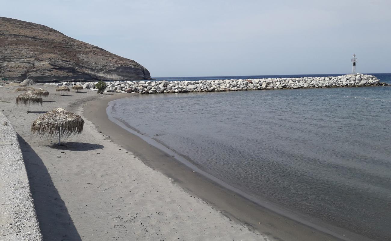 Foto af Agios Efstratos beach med grå sand overflade