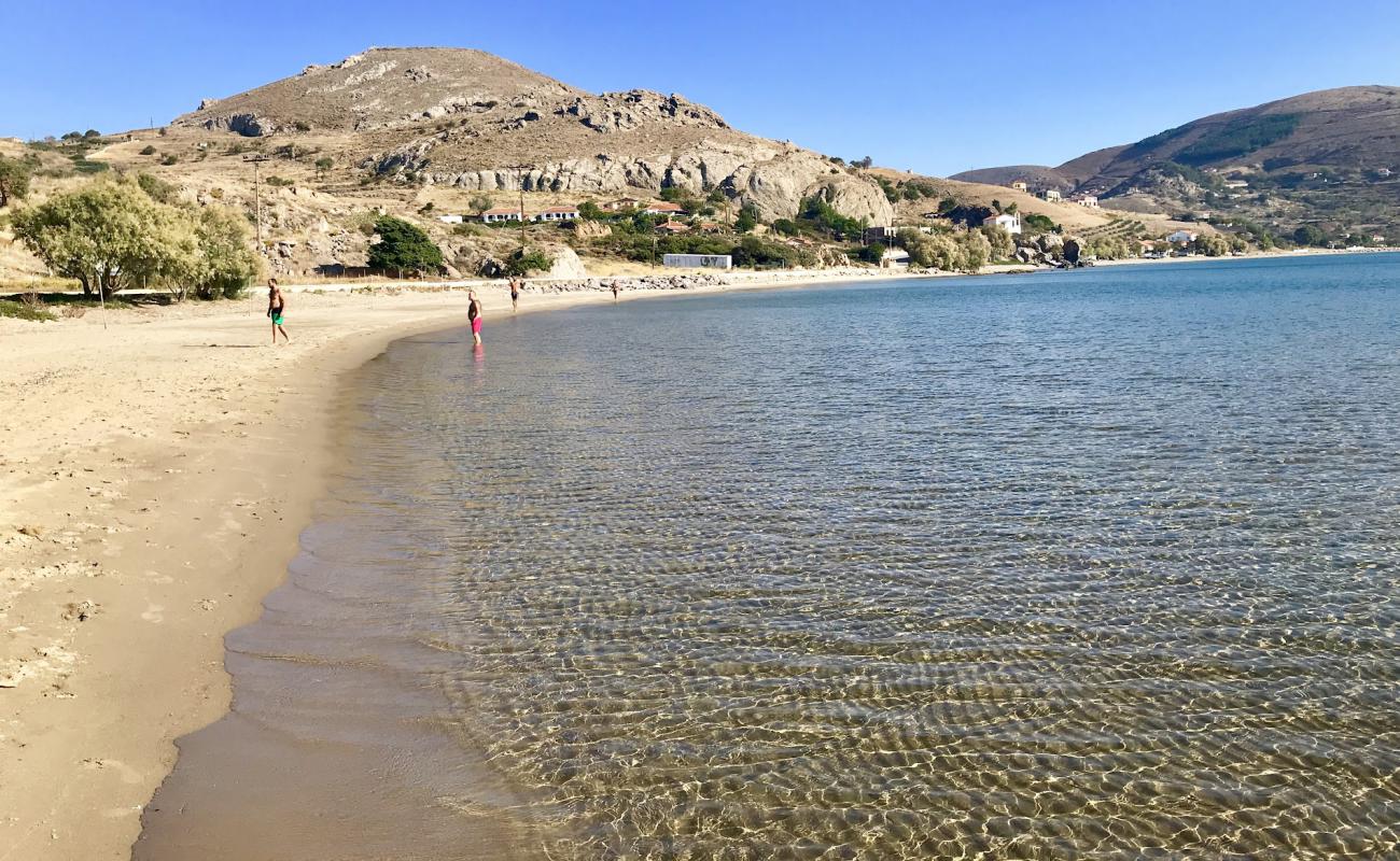 Foto af Agios Ioannis Kaspakas med brunt sand overflade