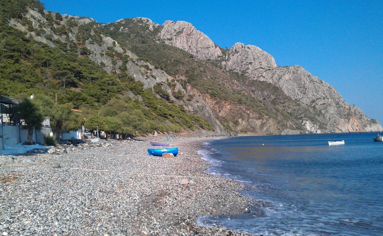 Foto af Drotas beach med let sand og småsten overflade