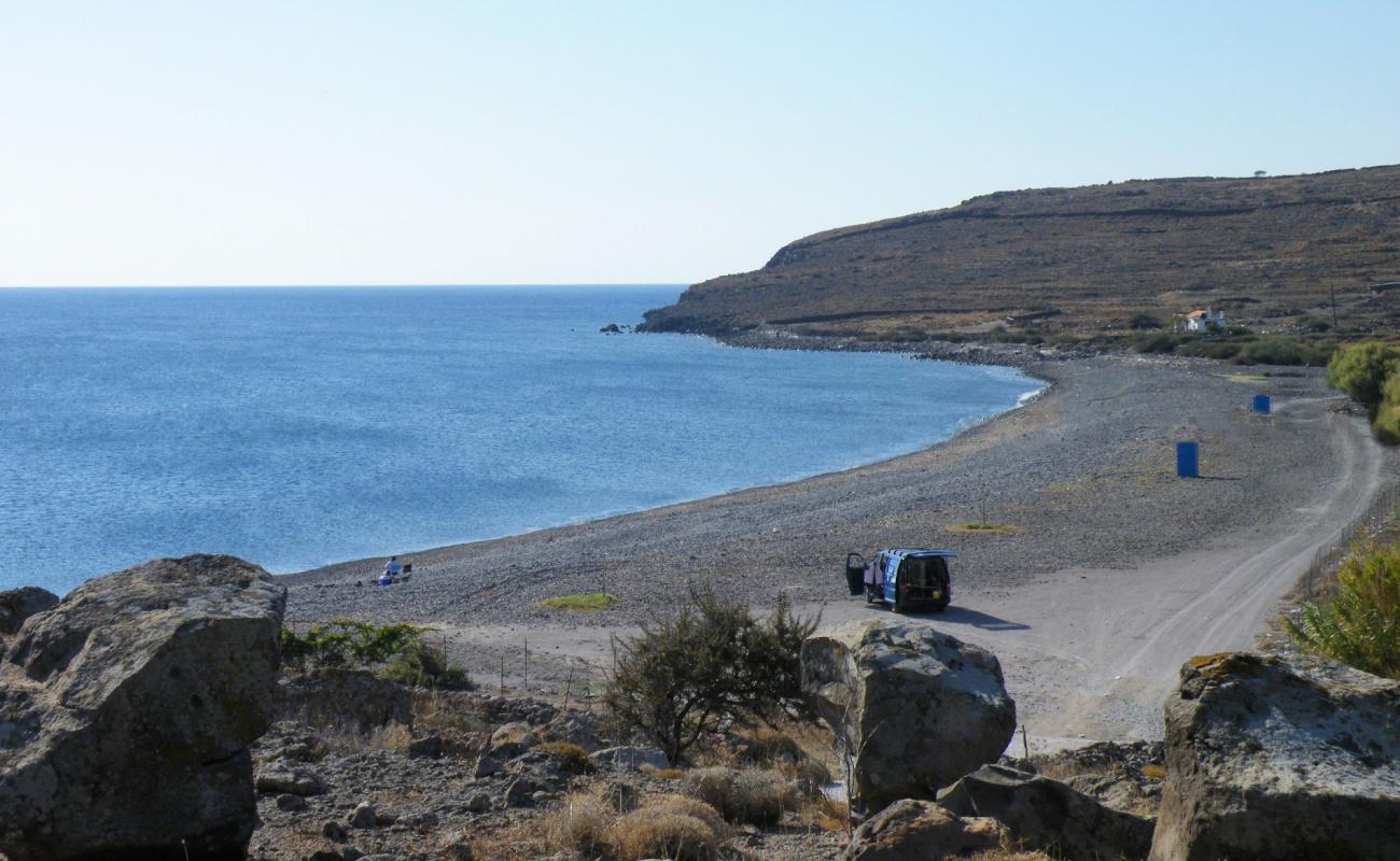 Foto af Paralia Makara med grå sten overflade