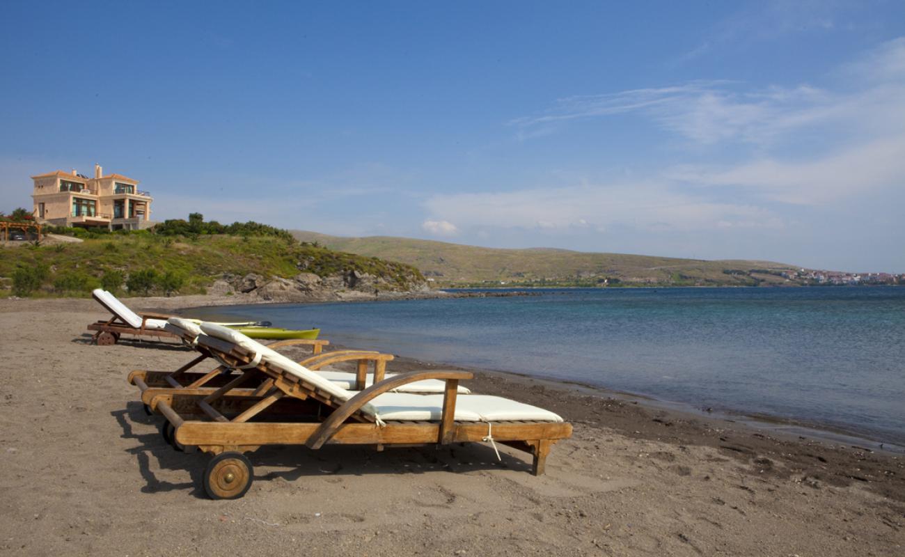 Foto af Sigri beach II med brunt sand overflade