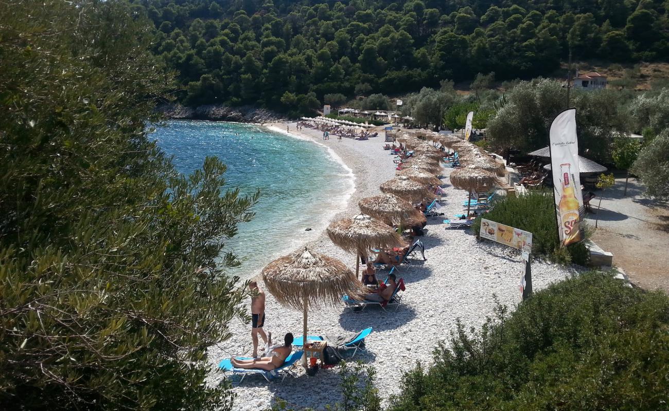 Foto af Isomata beach med grå sten overflade