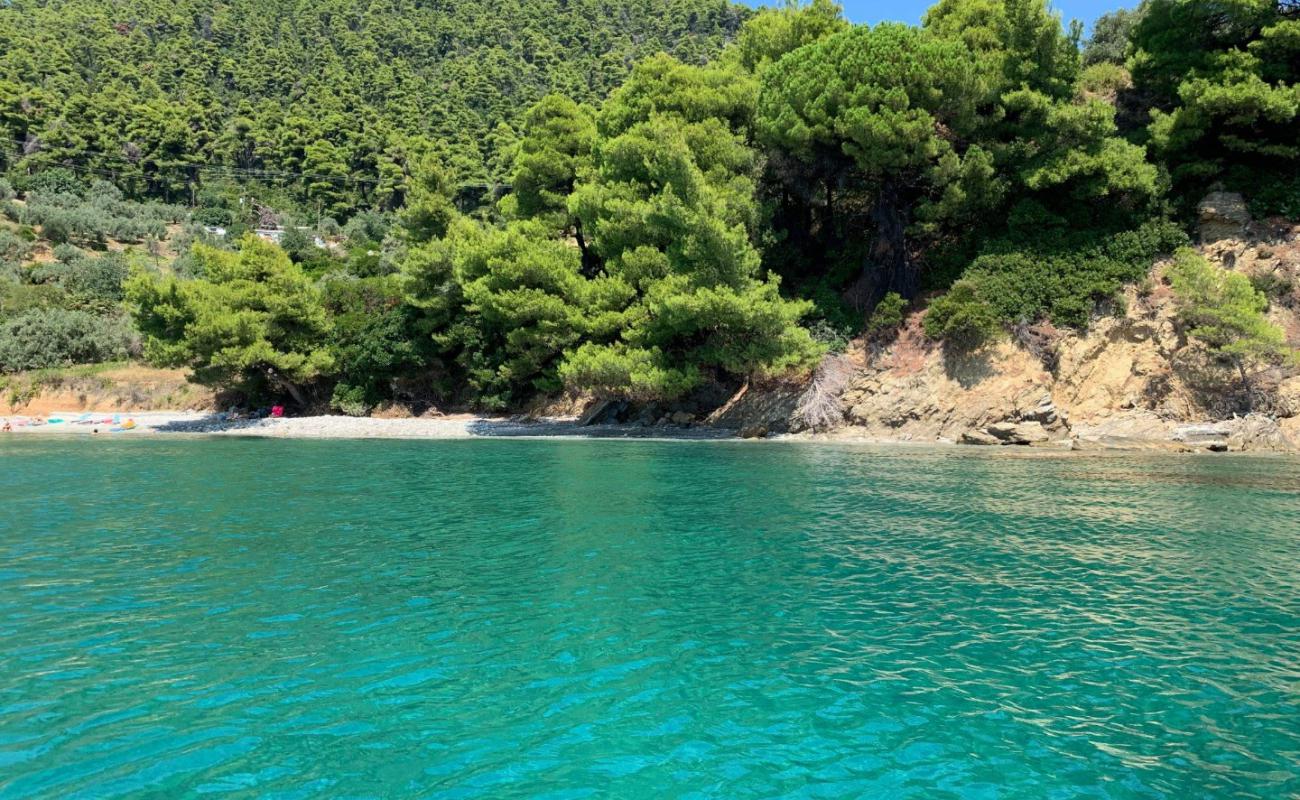 Foto af Karkatzuna beach med let fin sten overflade