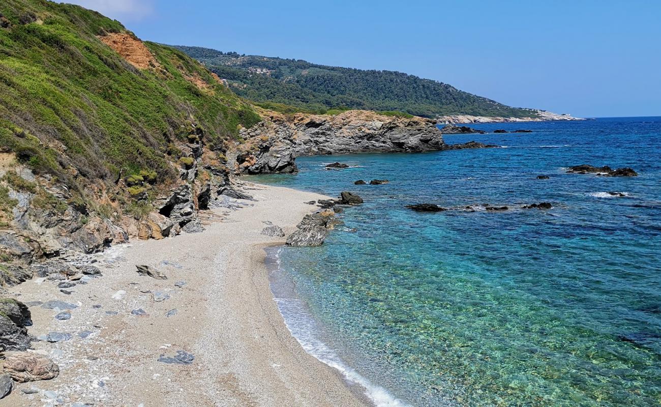 Foto af Paralia Chondrogiorgi med let sand og småsten overflade