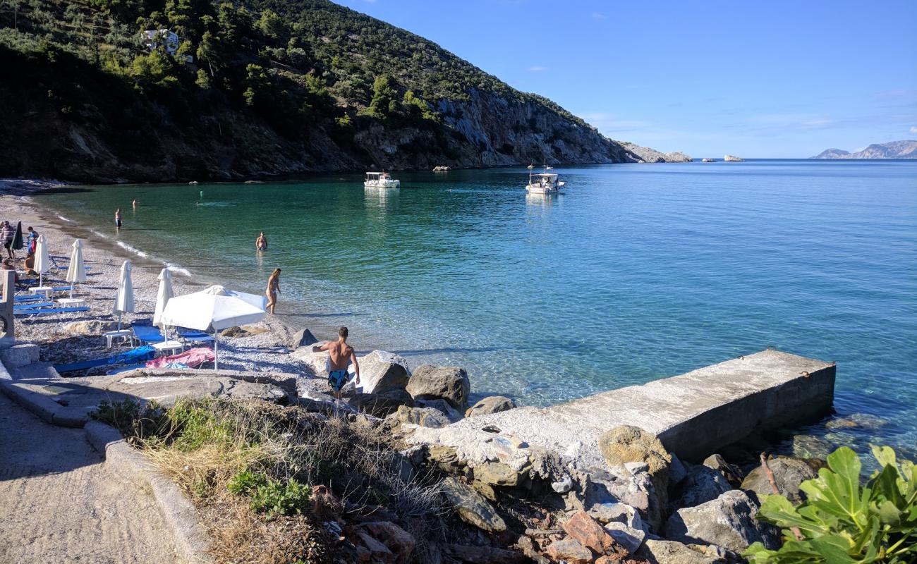 Foto af Paralia Glifoneri med gråt sand og småsten overflade