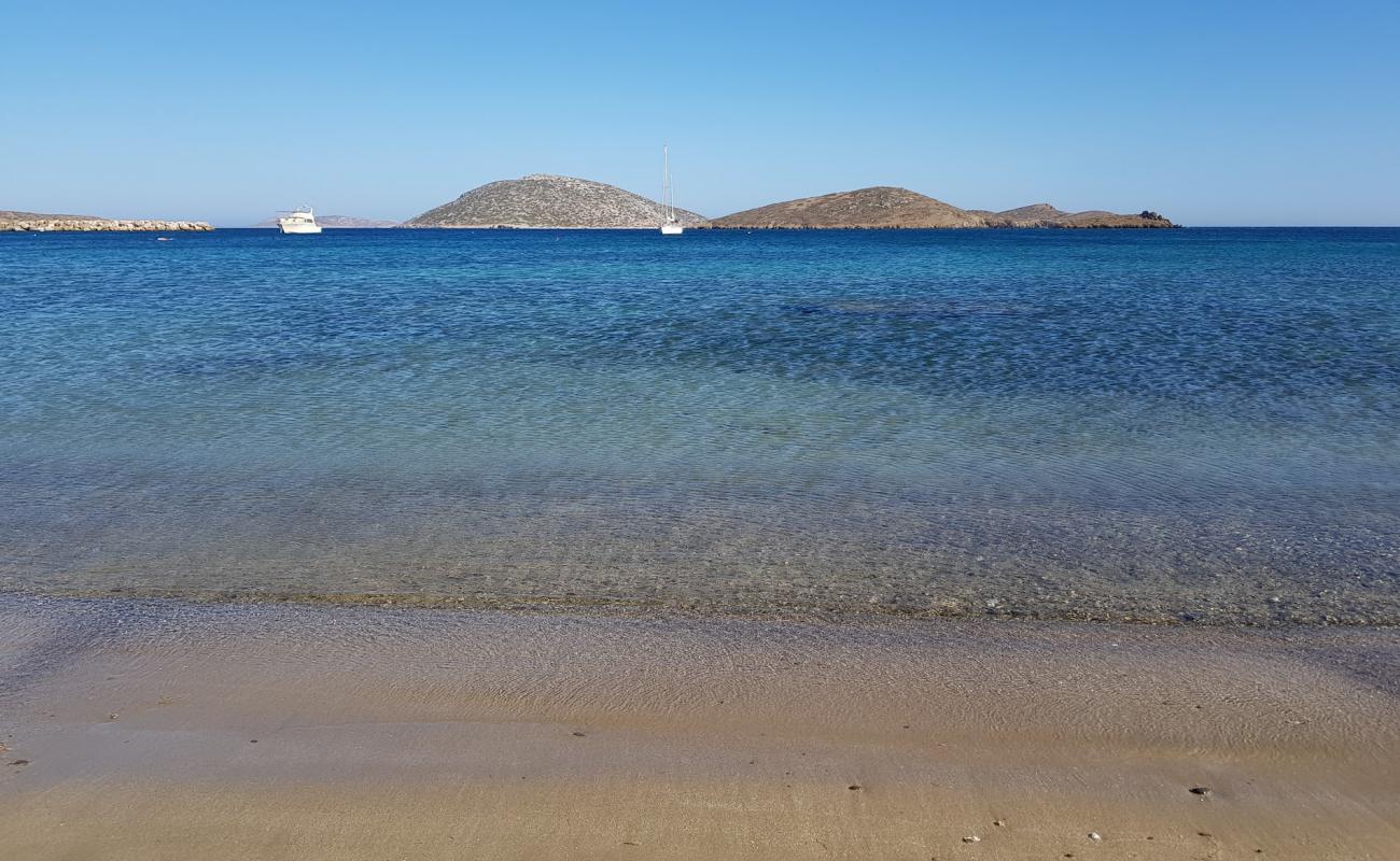 Foto af Maltezana Beach med brunt sand overflade