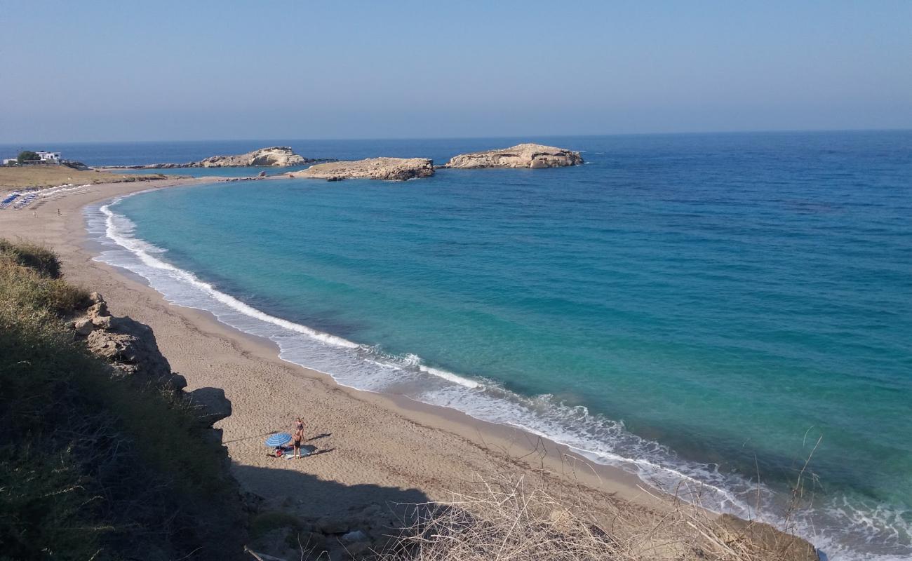 Foto af Paralia Lefkos II med brunt sand overflade