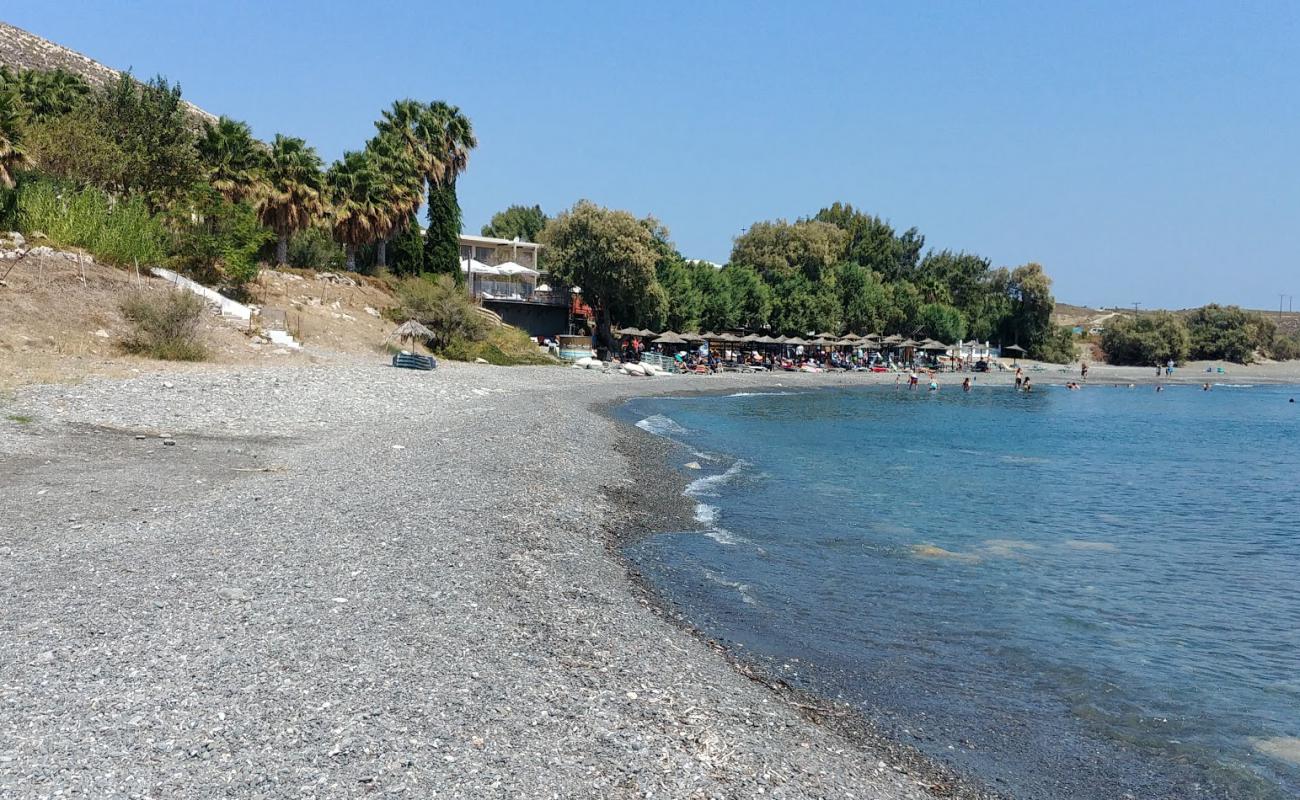 Foto af Agios Fokas Beach med gråt sand og småsten overflade