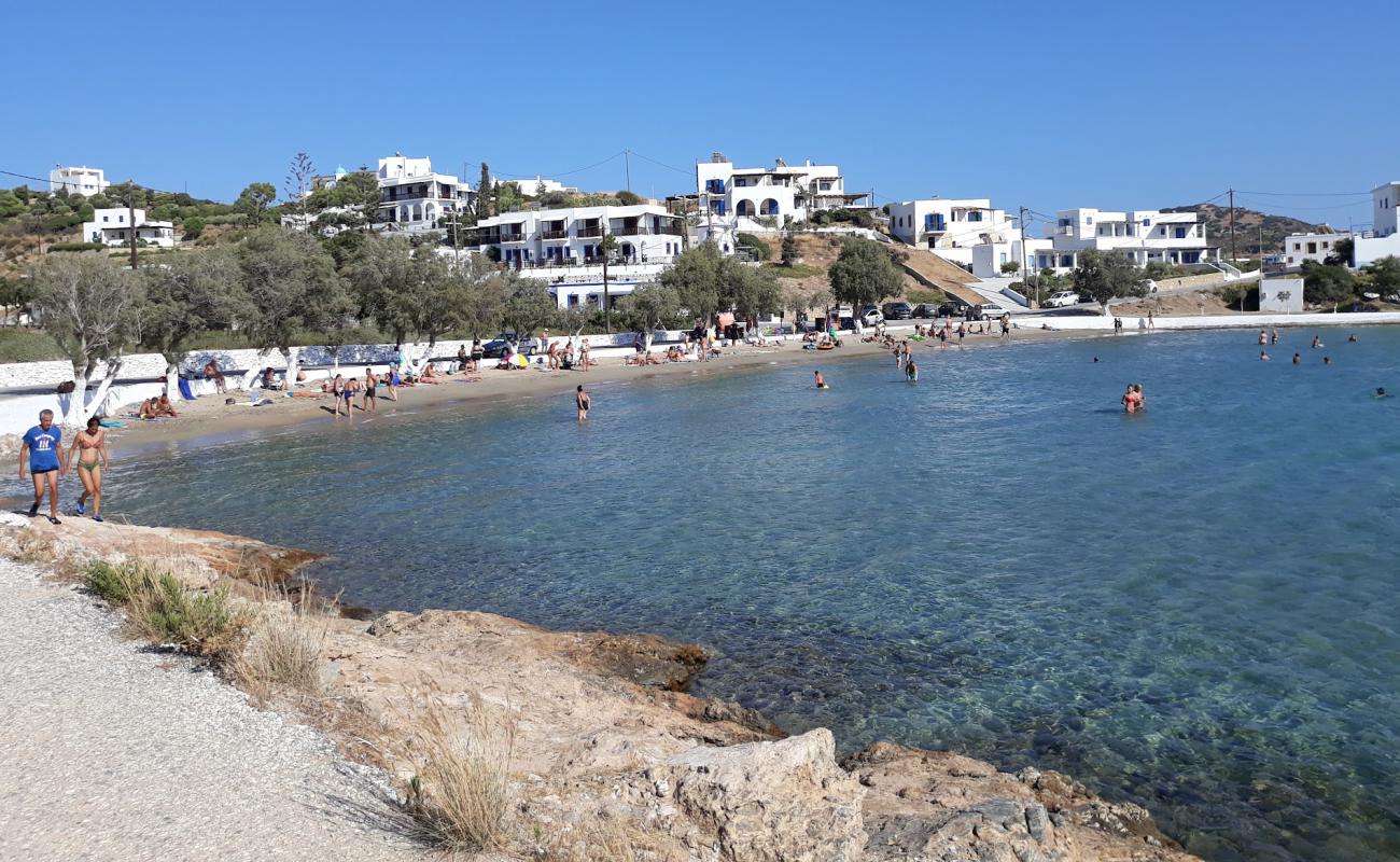 Foto af Lientou beach med grå sand overflade