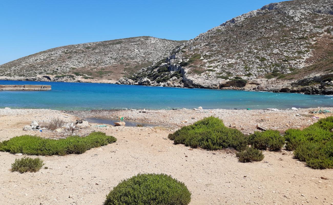 Foto af Akrotiri plati kalymnou IV med gråt sand og småsten overflade