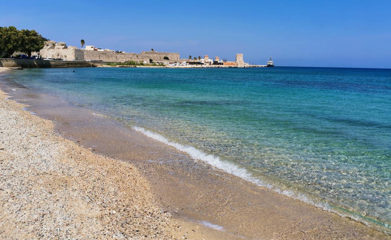 Foto af Agios Nikolaos beach med lys sand overflade