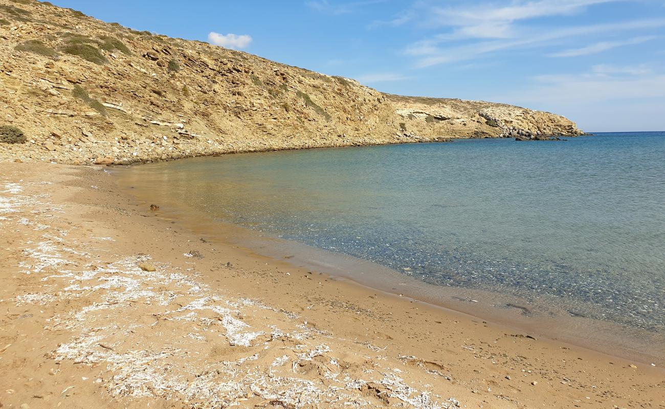 Foto af Prasonisiou Beach med brunt sand og sten overflade