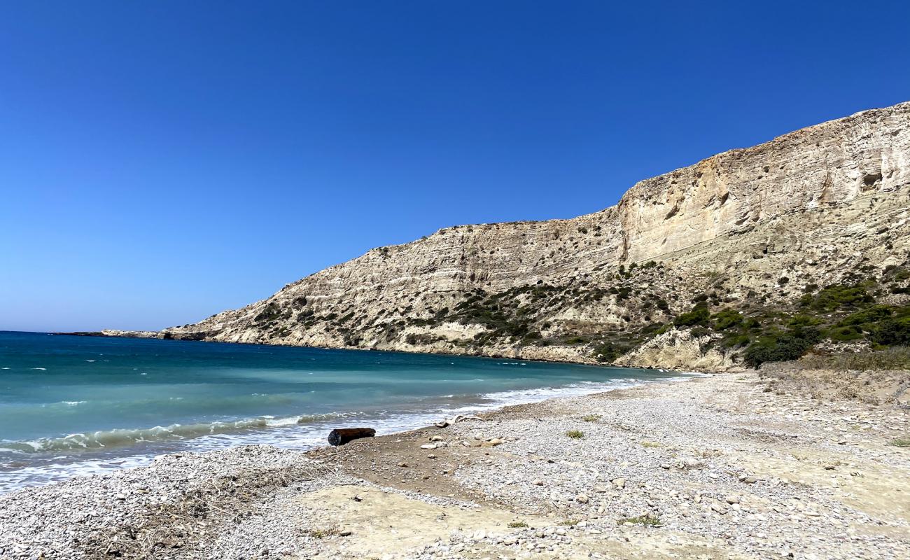 Foto af Paralia Apolakia II med sort sand og småsten overflade