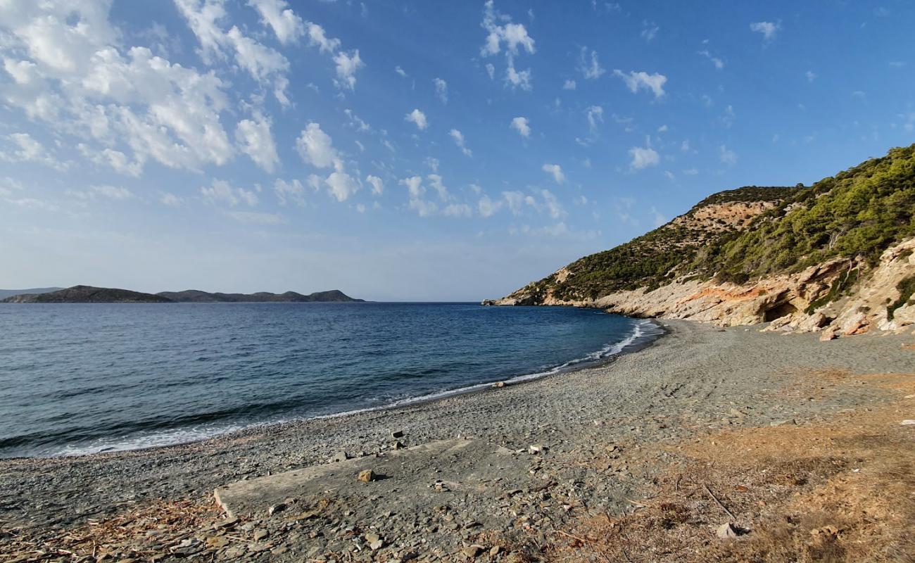 Foto af Paralia med gråt sand og småsten overflade