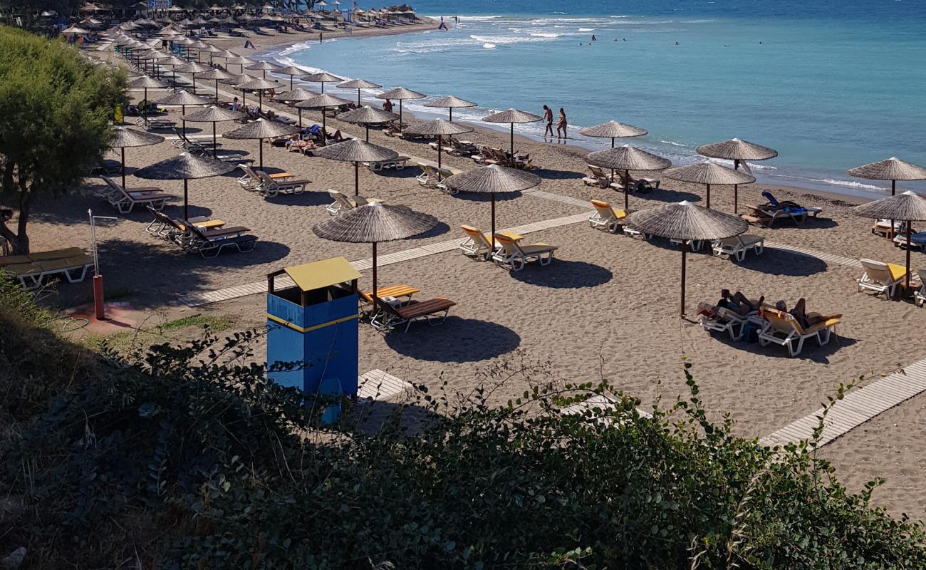 Foto af Kameros Beach med grå sand overflade