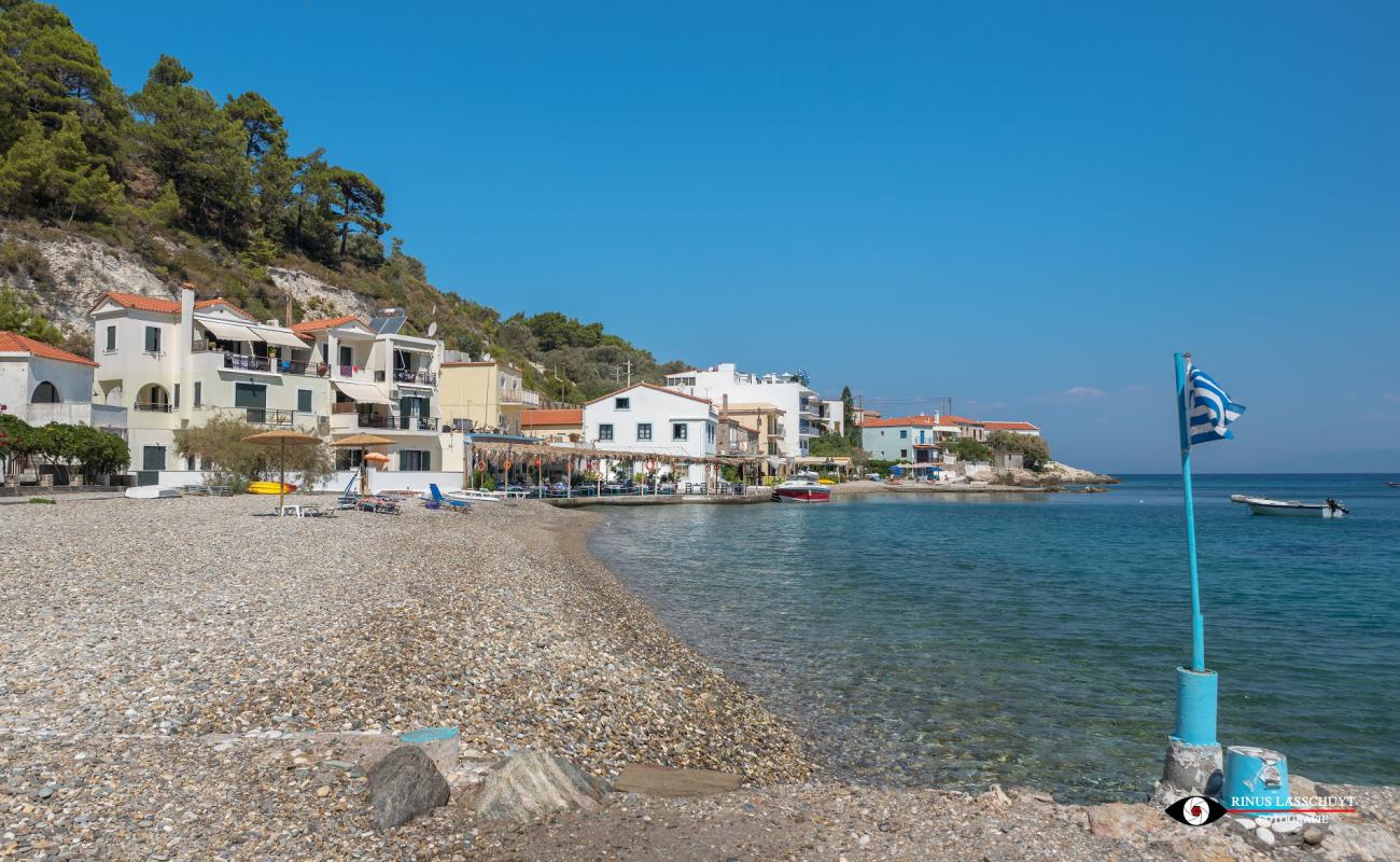 Foto af Avlakia beach III med let sten overflade