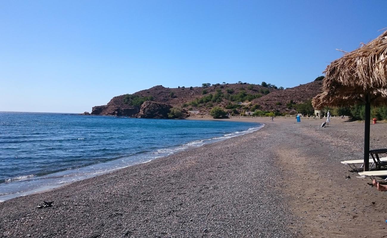 Foto af Limnos Beach med gråt sand og småsten overflade