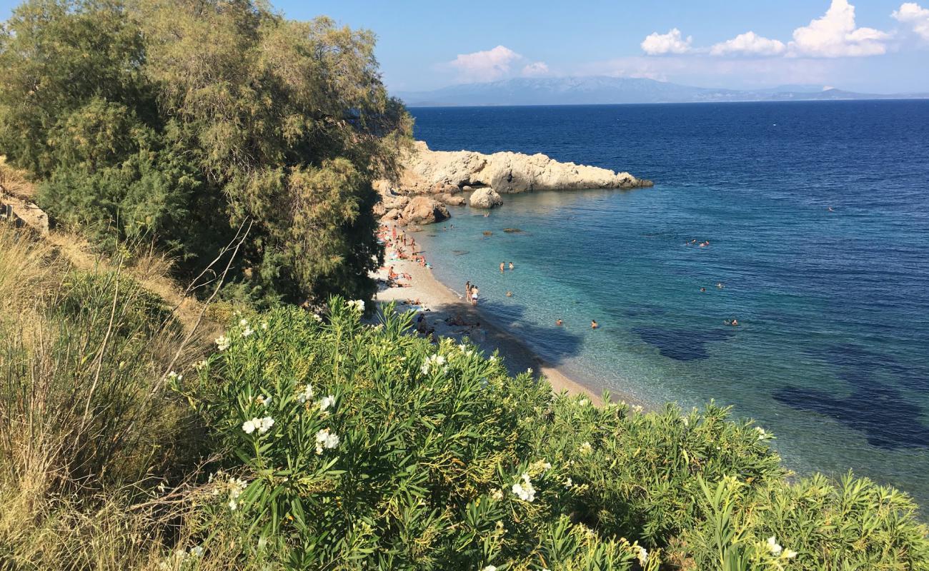 Foto af Myrsinidiou beach med let sten overflade