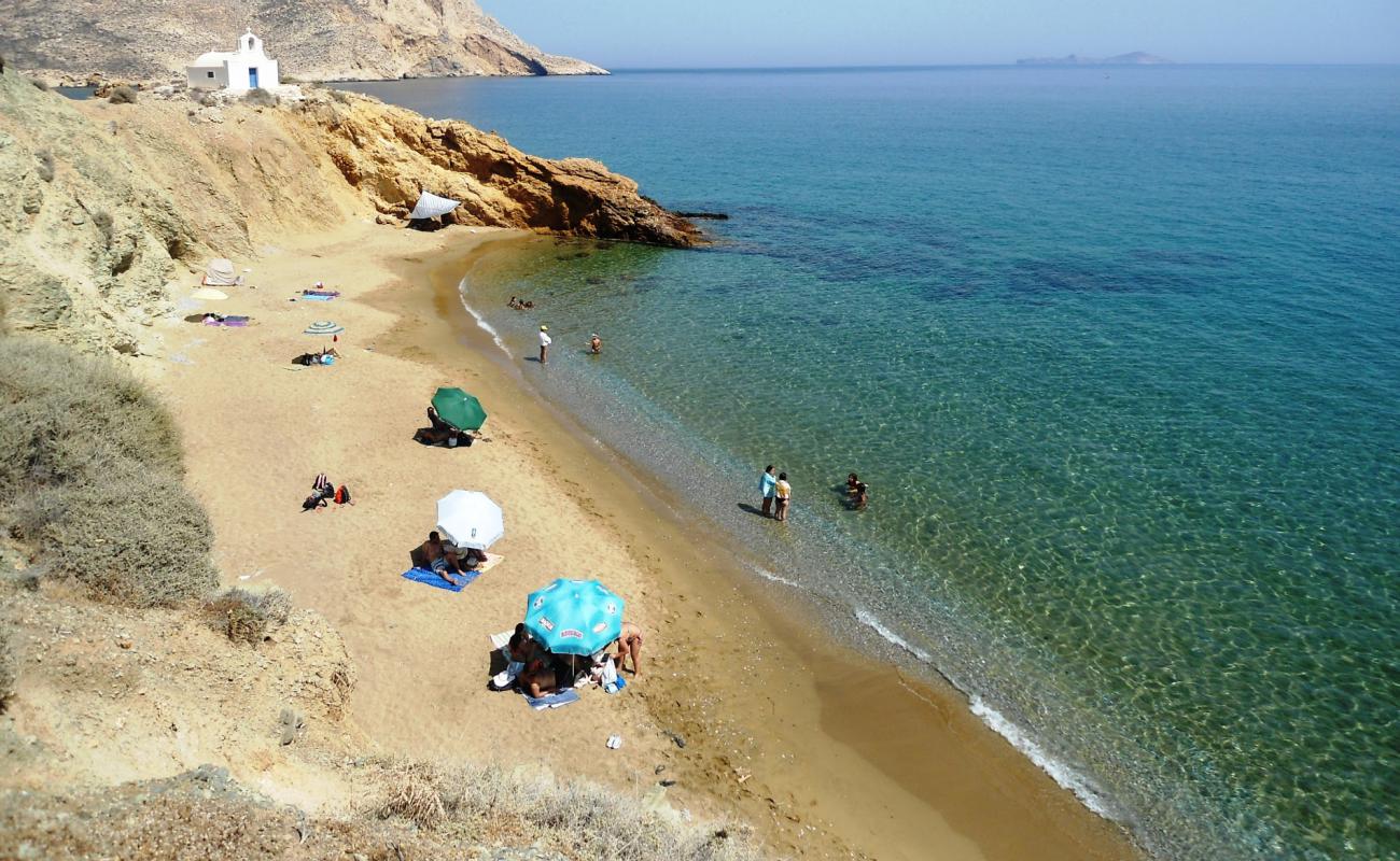 Foto af Agios Anargyroi med lys sand overflade