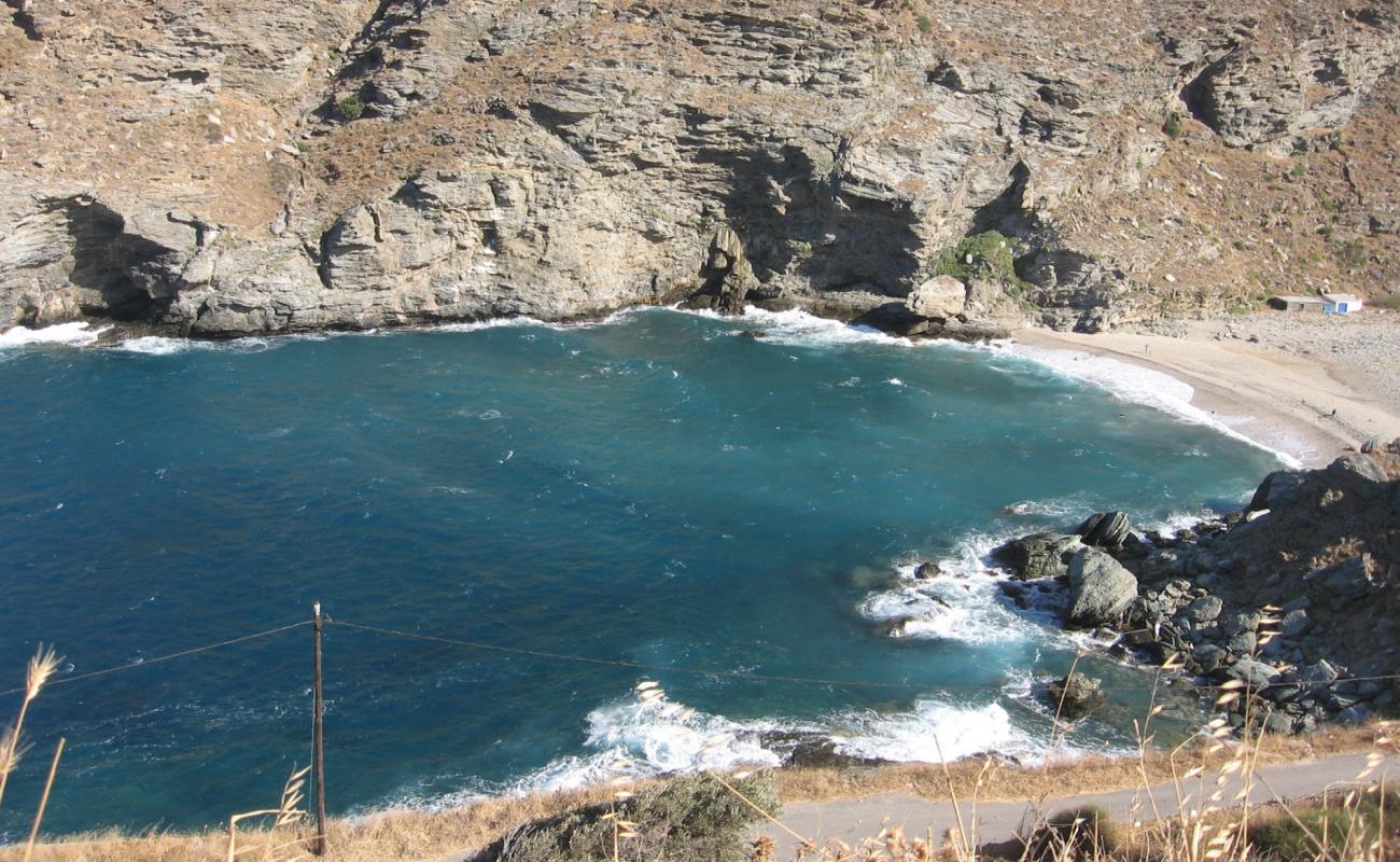 Foto af Paralia Sinetiou med let fin sten overflade