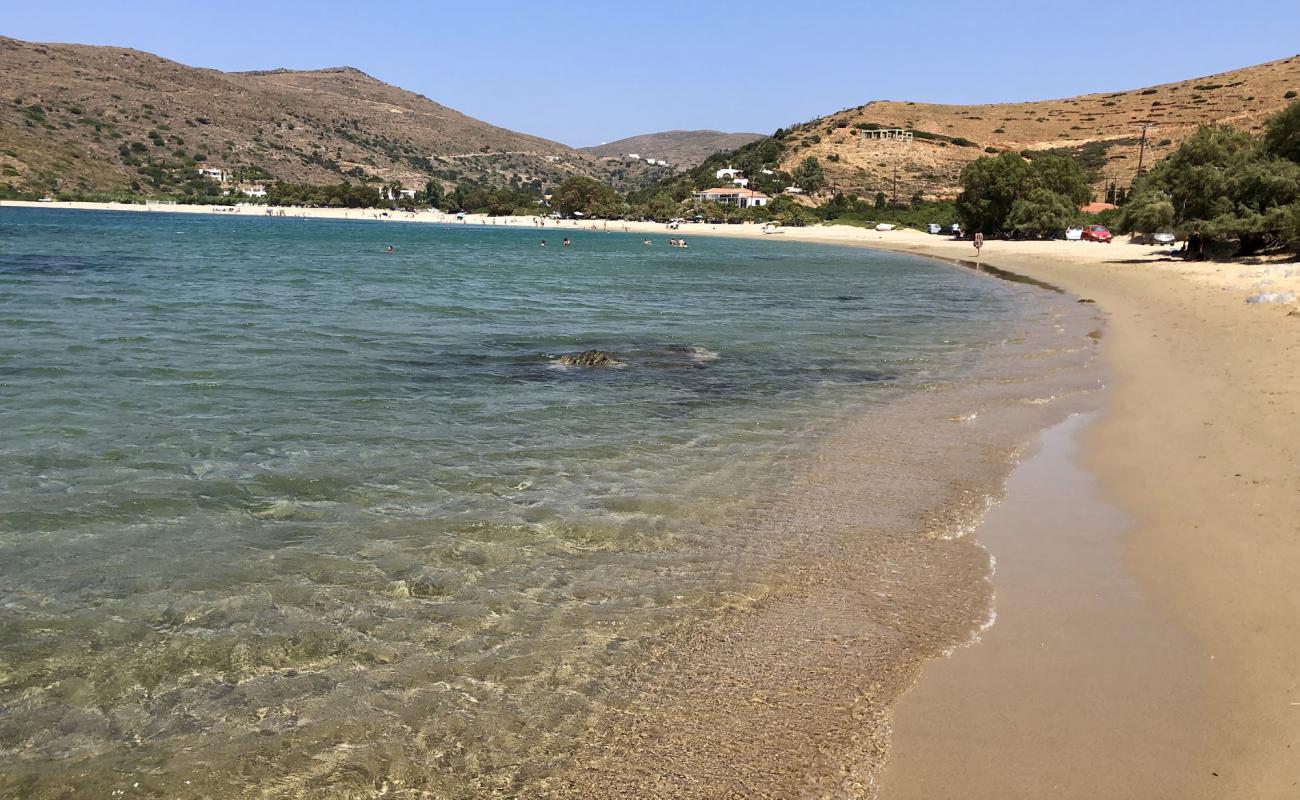 Foto af Paralia Fellos med lys sand overflade