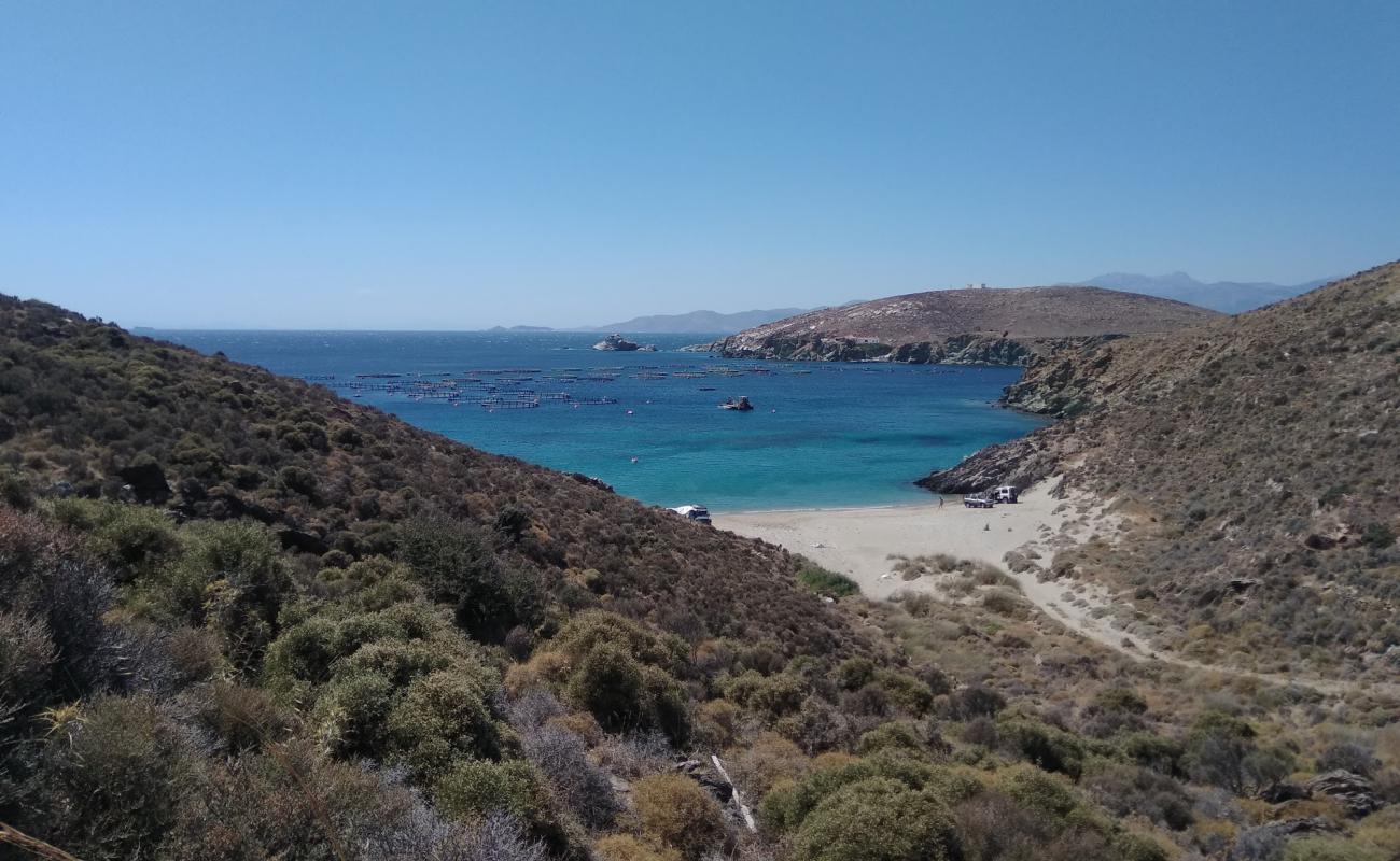 Foto af Limanaki Beach med lys sand overflade